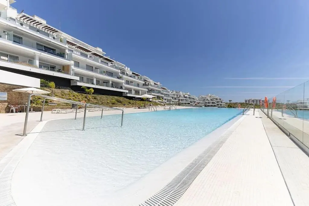 Stunning Three Bedroom Townhouse With Great Views! Estepona Apartment