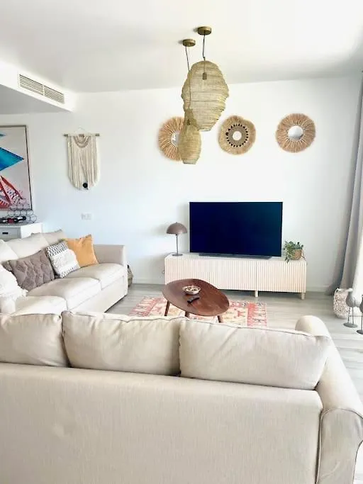 Stunning Three Bedroom Townhouse With Great Views! Estepona Apartment