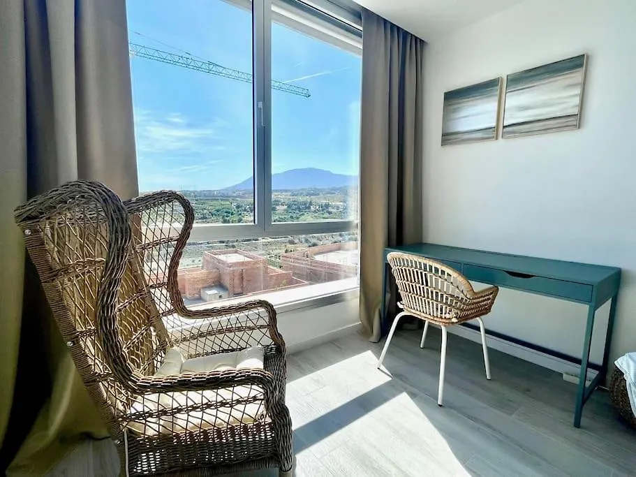 Stunning Three Bedroom Townhouse With Great Views! Estepona Apartment